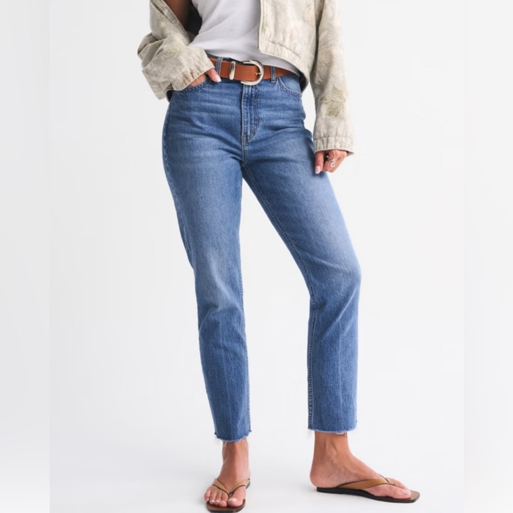 Abercrombie Curve Love Ultra High Rise Ankle Straight Jean